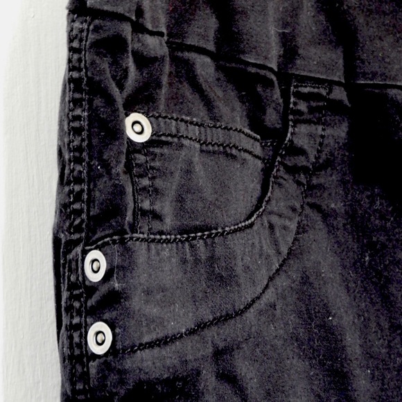 Black Capri Pants - Picture 2 of 3